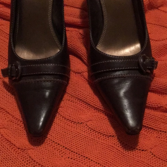 Chocolate brown 2 inch leather heels. - Picture 4 of 4